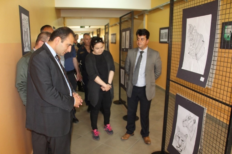 Lise Öğrencilerinin Resim Sergisi İlgi Gördü