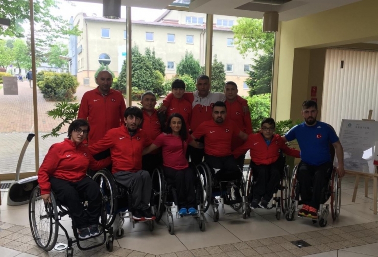 Para Masa Tenisinde 3 Altın Ve 1 Gümüş