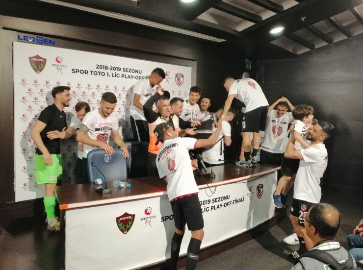 Mehmet Altıparmak: "Şampiyon Olduğumuz İçin Mutluyum"