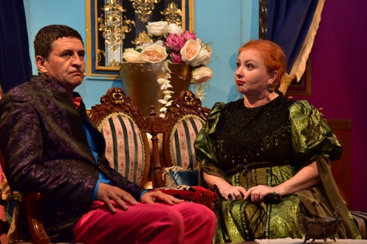 Usta Tiyatrocu Cengiz Küçükayvaz Bilecik’te Sahne Aldı