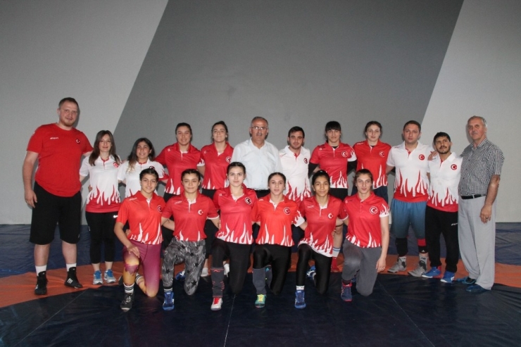 Genç Milliler İspanya’ya Hazır