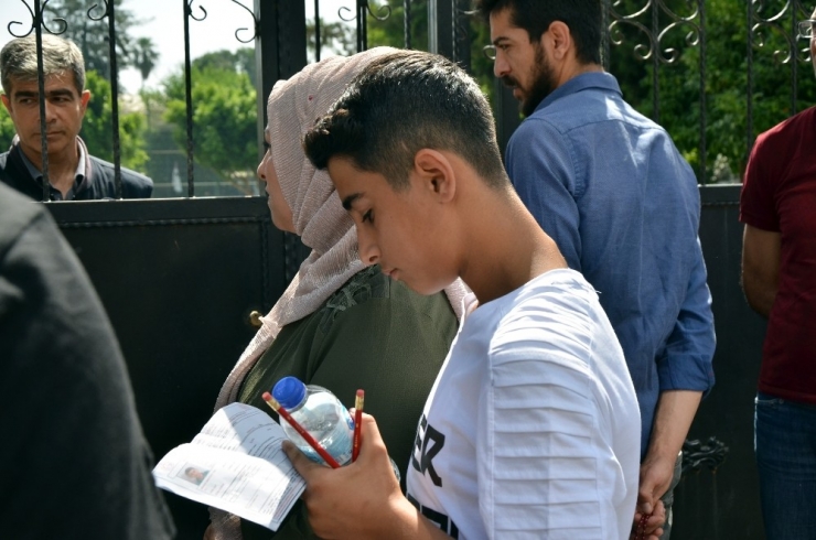 Kimliğini Unutan Öğrenci Lgs’ye Giremedi