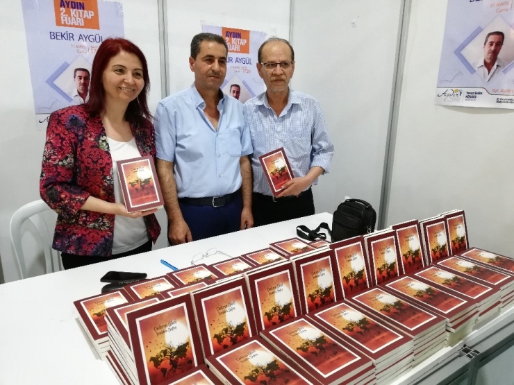 Bekir Aygül, Yeni Kitabı ‘Çadırın Gözü, Yeniden Doğuş’u Okuyucuları İçin İmzaladı