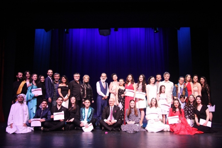 Genç Tiyatrocular Fırtına Gibi