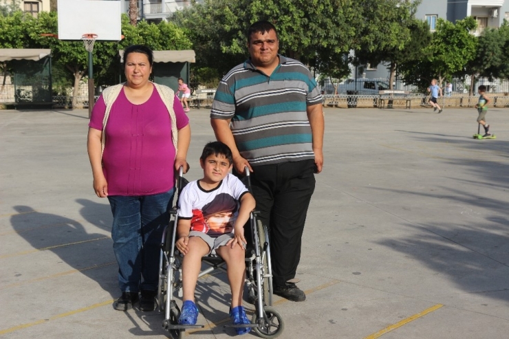 Duchenne Kas Hastası Ayaz Can: “Tedavi Merkezi İstiyoruz”