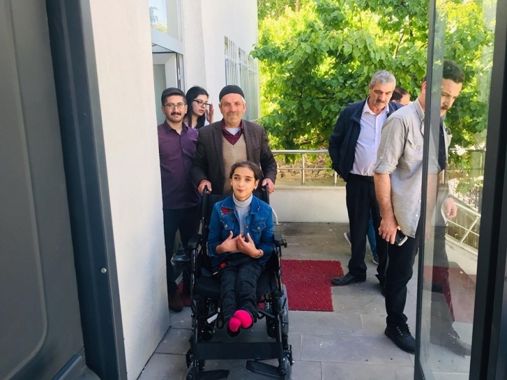 Bayram Öncesi Engellilerin Tekerlekli Sandalye Sevinci