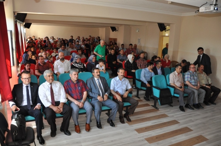 Kitap Okuma Yarışmasında Madalya Sevinci