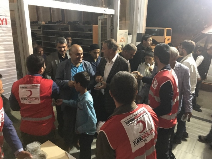 Kızılay Muradiye Şubesinden Kadir Gecesi Etkinliği