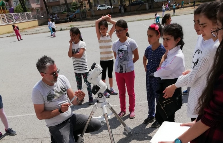 Öğrenciler Teleskopla ’Güneş’i Gözlemledi