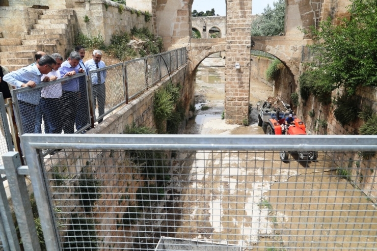 Şanlıurfa’da Derelerde Temizlik Çalışmaları