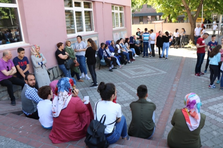 Lgs’de Veliler Öğrencilerden Daha Çok Heyecanlandı