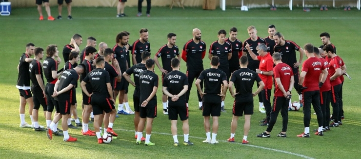 A Milli Takım, Özbekistan Maçı Hazırlıklarını Tamamladı