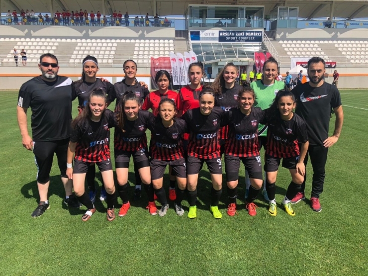 Yıldız Kızlar Ve Genç Kızlarda Şampiyonlar Belli Oldu