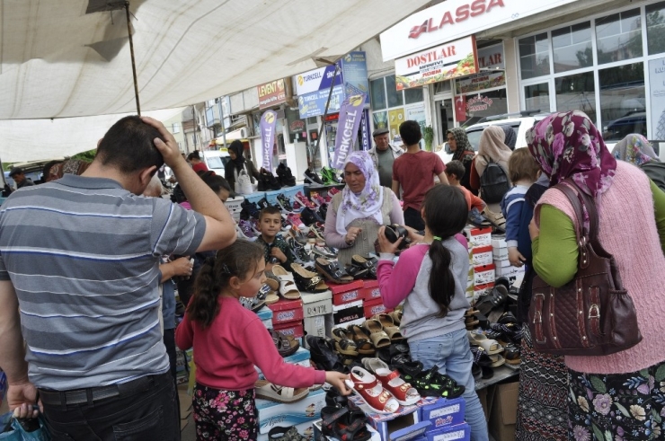 Pazarda Ramazan Bayramı Yoğunluğu