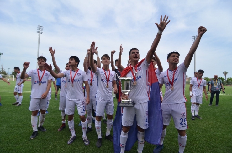 Altınordu U17 Takımı Şampiyon Oldu