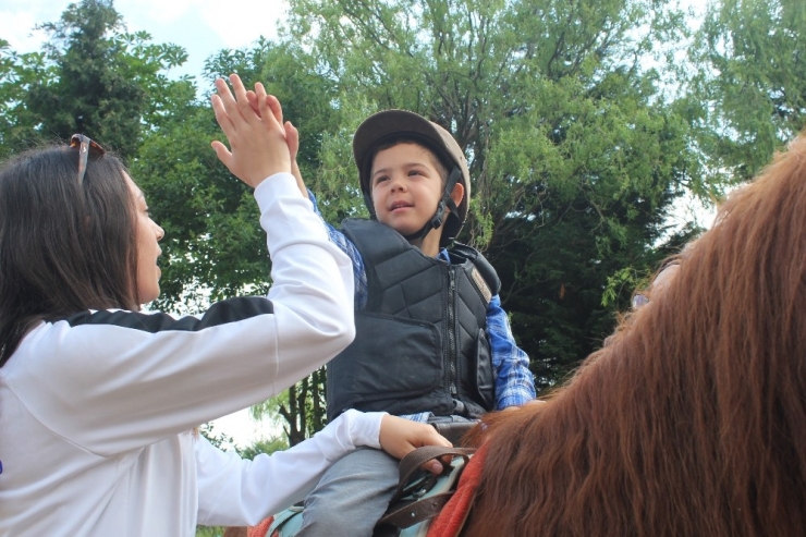 Bir Kelime İçin Bin 700 Kilometre Yol Geldiler
