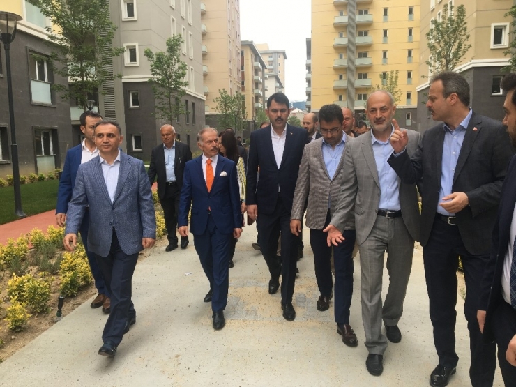 Bakan Kurum: “İlk Aldığımız Bilgilerde Herhangi Bir Can Veya Mal Kaybı Söz Konusu Değil”