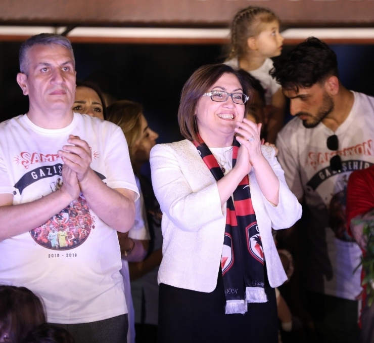 Gazişehir Gaziantep’ten Görkemli Kutlama