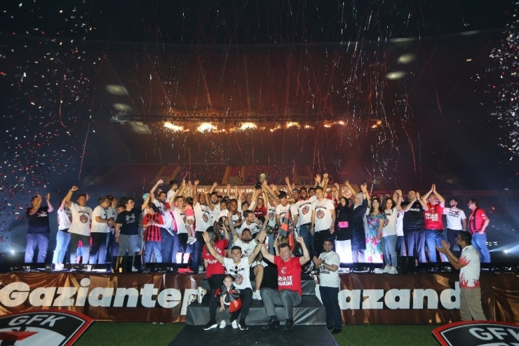 Gazişehir Gaziantep’ten Görkemli Kutlama