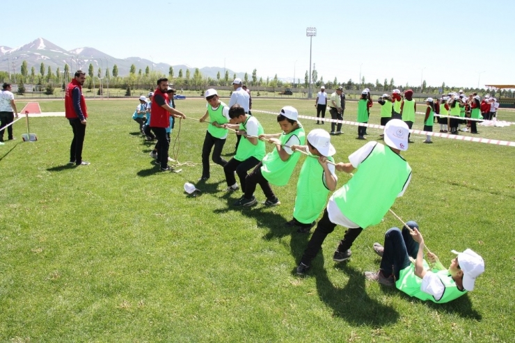 Çocuklar Mutlu Çarşamba’yı Sevdi