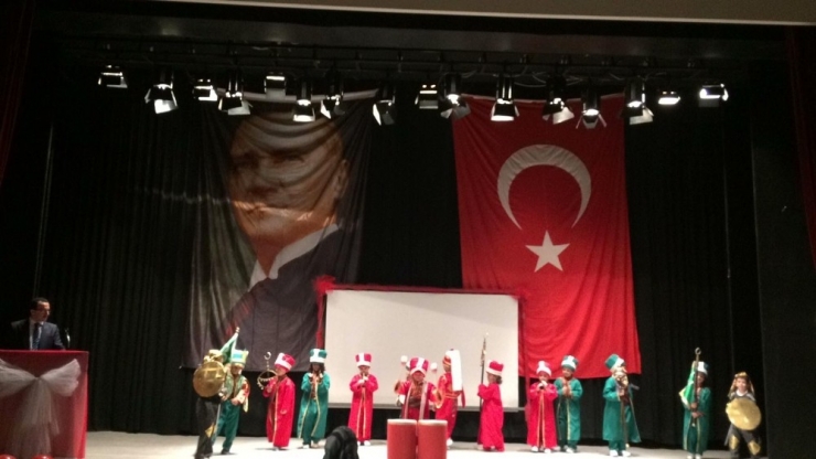 Minikler İçin Sene Sonu Programı Yapıldı