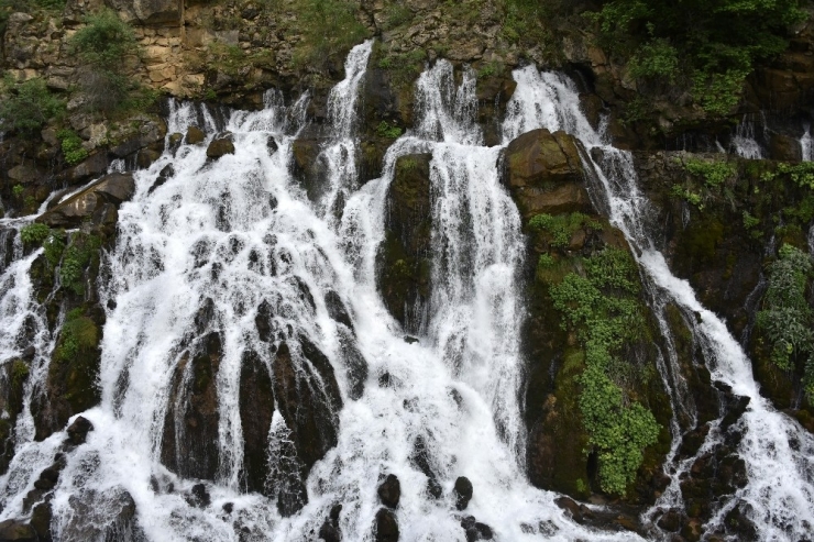 Vali Taşbilek Tomara Şelalesi’ni Gezdi, Manzaraya Hayran Kaldı