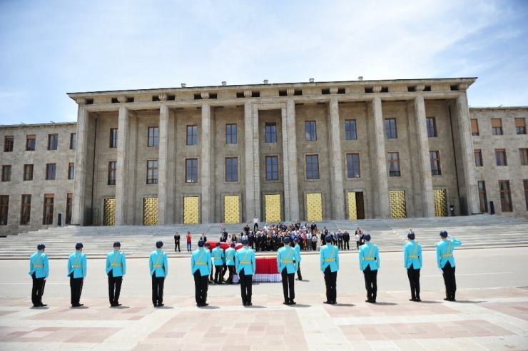 Eski Sosyal Güvenlik Bakanı İşgüzar İçin Tbmm’de Tören Düzenlendi