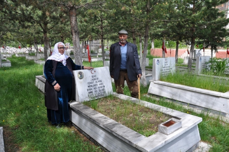 Kars’ta Bayram Öncesi Şehitlik Ziyareti