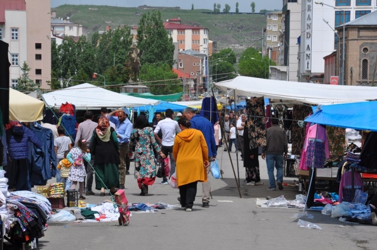 Kars’ta Bayram Pazarı’na İlgi Yok