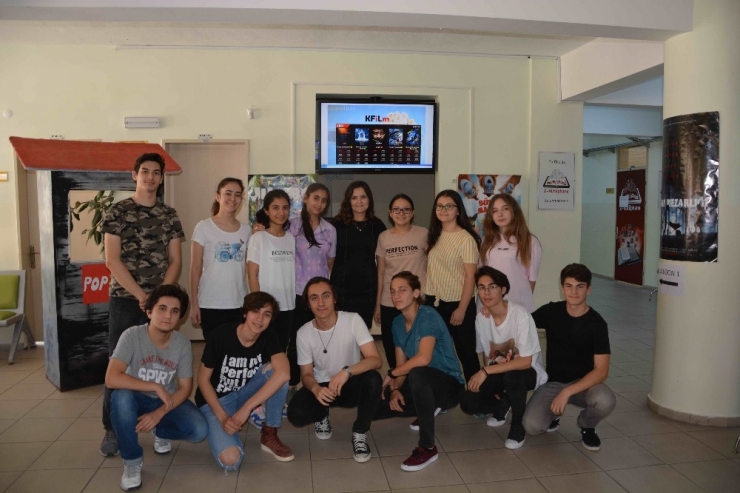 “Sokakta İngilizce” İle Öğreniyorlar