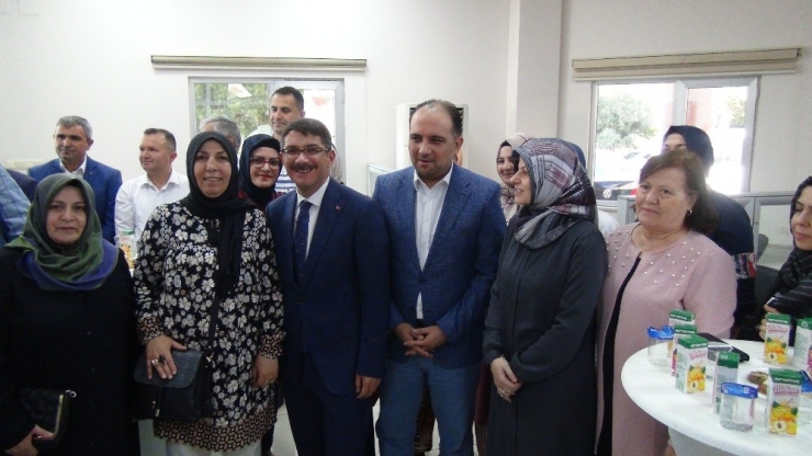 Manisalı Ak Partililer İstanbul’da Yaşayan Hemşerilerinden Oy İstedi