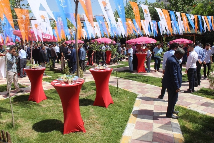 Ak Parti’den Geleneksel Bayramlaşma Töreni