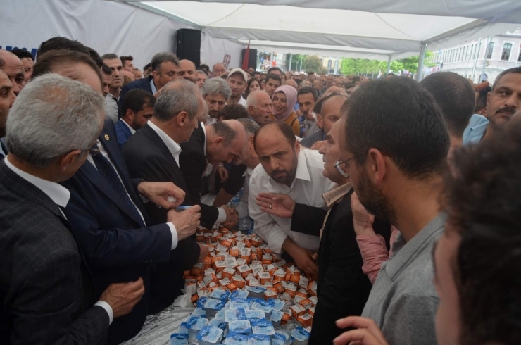 Bakan Soylu Trabzon Havalimanı Çıkışında Kendisine Yönelik Tepkiyi Gündeme Getirdi