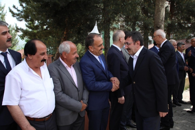 Ak Parti Genel Başkan Yardımcısı Yılmaz: “Bir Toplumu Ayakta Tutan En Önemli Şeylerden Biri Ortak Değerlerdir”