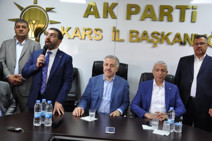 Ak Parti Kars İl Başkanlığı’nda Bayramlaşma