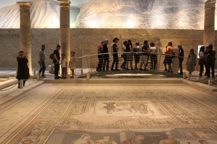 Zeugma Müzesi’ne Ziyaretçi Akını