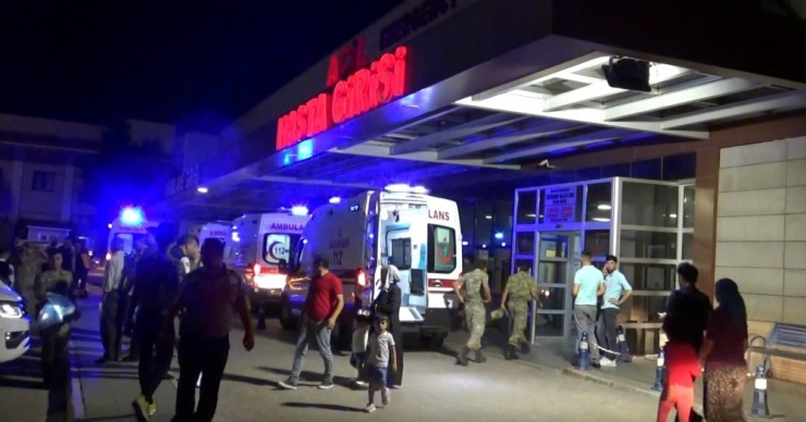 Fırat Kalkanı Harekat Bölgesinde Tsk Unsurlarına Saldırı: 2 Yaralı