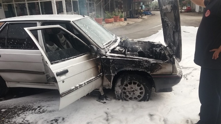Seyir Halindeki Otomobil Yandı