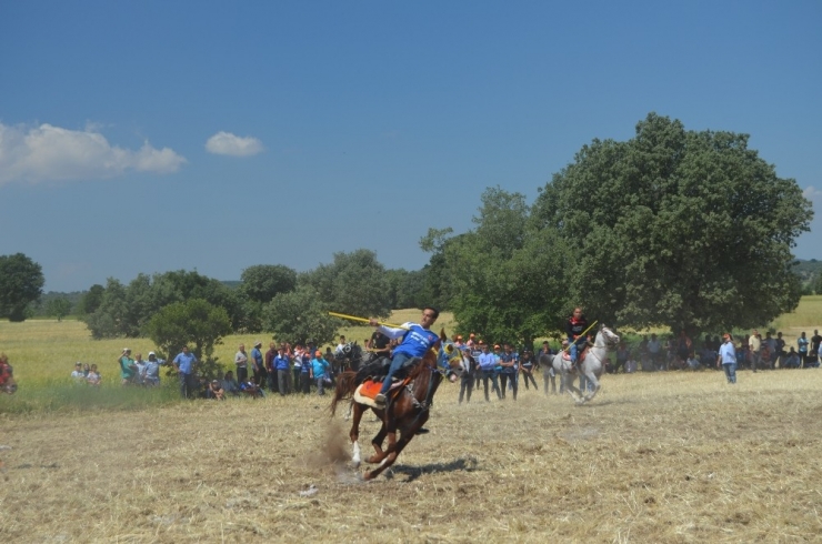 Selendili Yörükler Ovacık Yaylasında Buluştu