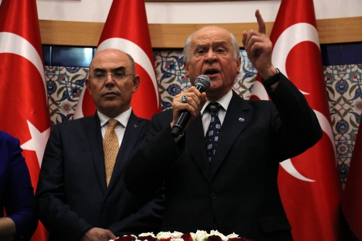 Mhp Lideri Bahçeli Partililerle Bayramlaştı