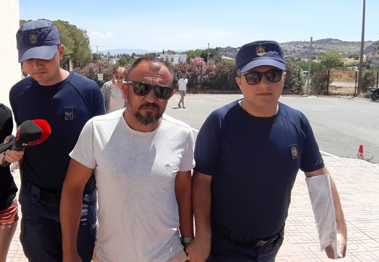Gazetecileri Taşıyan Tekneye Çarpan Kaptan Adliyeye Sevk Edildi