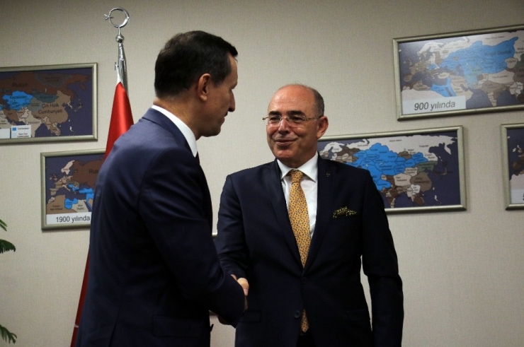 Siyasi Partilerden Mhp’ye Bayram Ziyareti