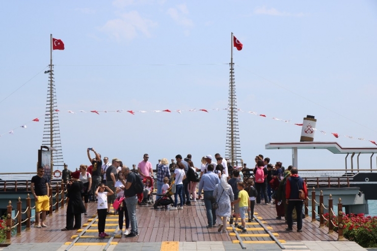 Bayramı Gezerek Ve Eğlenerek Değerlendirdiler