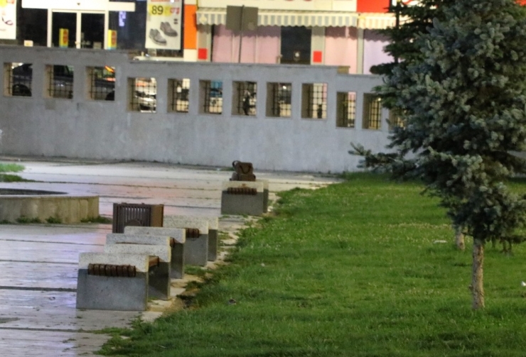 Tarihi Medrese Yanında Şüpheli Çanta Paniği