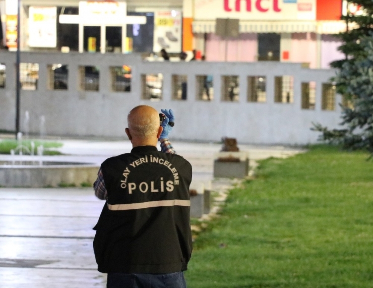 Tarihi Medrese Yanında Şüpheli Çanta Paniği