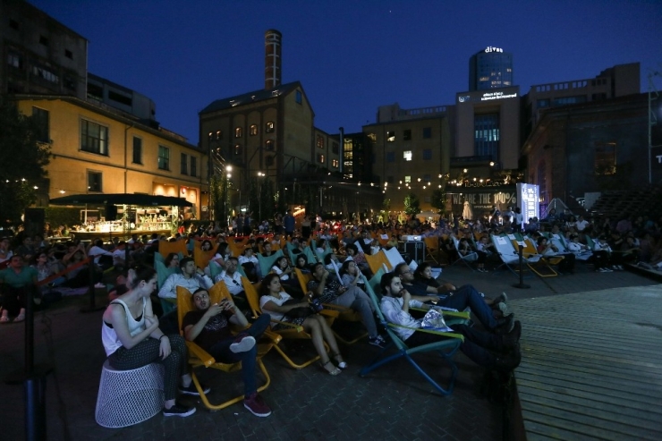 Tv+ İle Açık Havada Başka Sinema Shoplifters Filmiyle Başlıyor