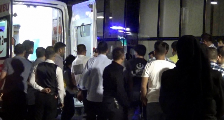 Fırat Kalkanı Harekat Bölgesinde Tsk Unsurlarına Saldırı: 2 Yaralı