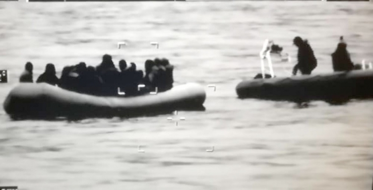 Lastik Şambrellerle Ölüme Yolculuk