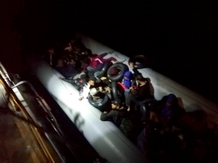 Lastik Şambrellerle Ölüme Yolculuk