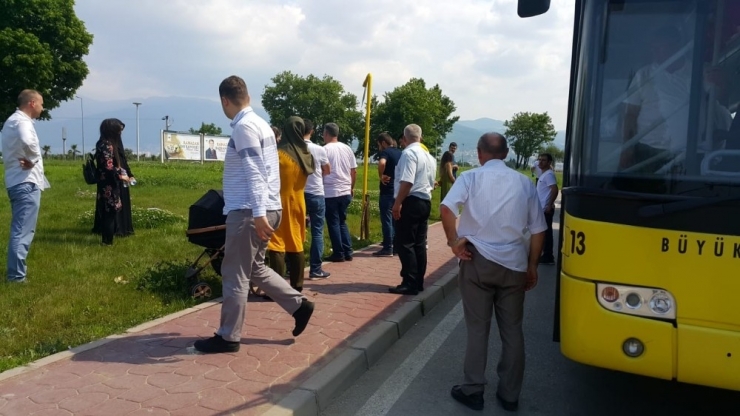 Otobüs Şoförünün Fark Etmediği Kadın Otobüsten Düştü